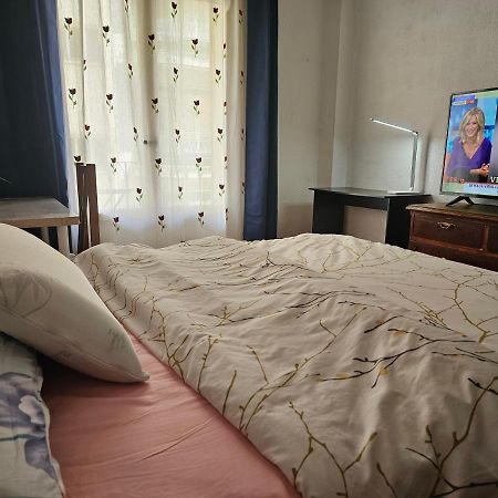 Centrica Habitacion Bed & Breakfast Madrid Exterior photo